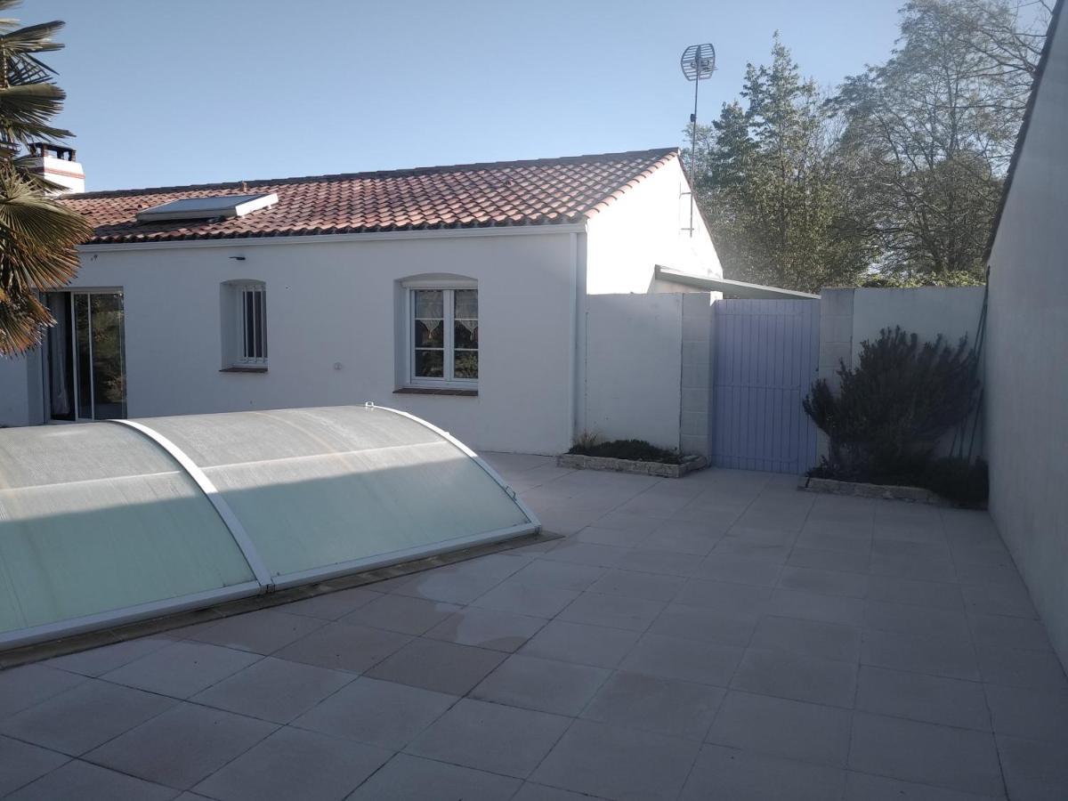 L'Eden Naturiste Spas Challans Exterior photo